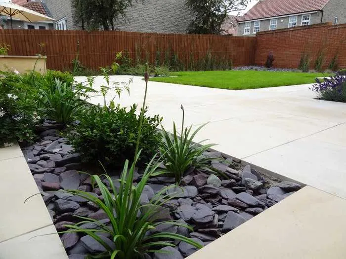 Contemporary Garden, Somerset – garden design by Laurence Maunder
